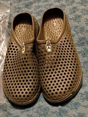 Men's Slip-On Perforated Comfort Clogs in Olive Green 13/ 49/ 310